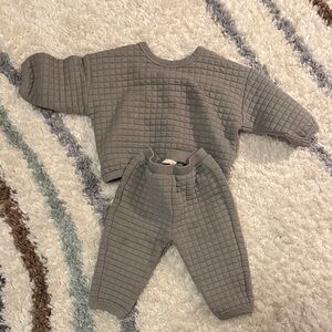 Quincy Mae Light Gray Quilted Baby Set